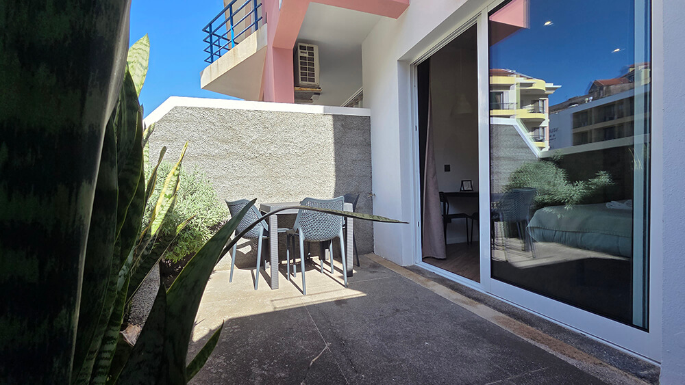 the-jolie-apartments-by-the-ocean-03 the jolie apartments by the ocean 03