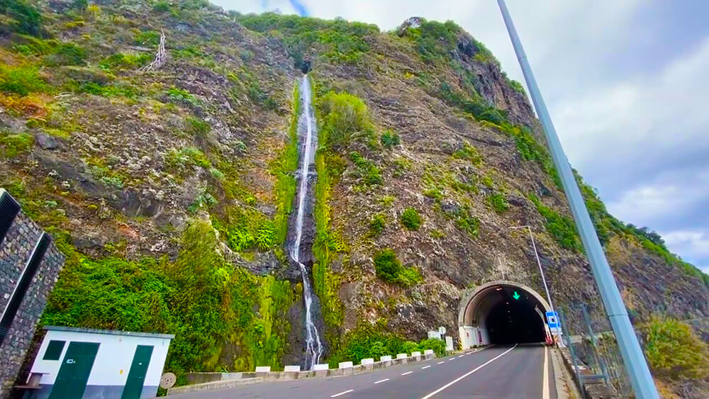 Água d'Alto Waterfall